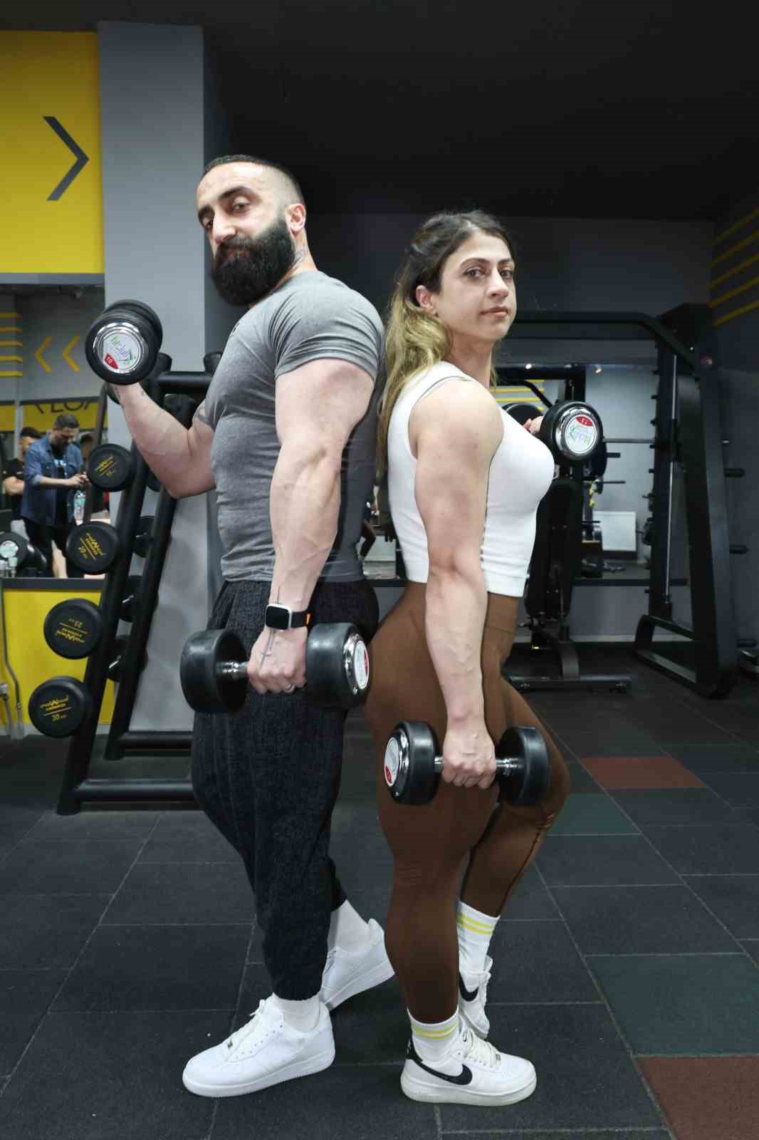 Fitness sporcusu sağlık çalışanı kadının başarı hikayesi görenleri hayran bıraktı