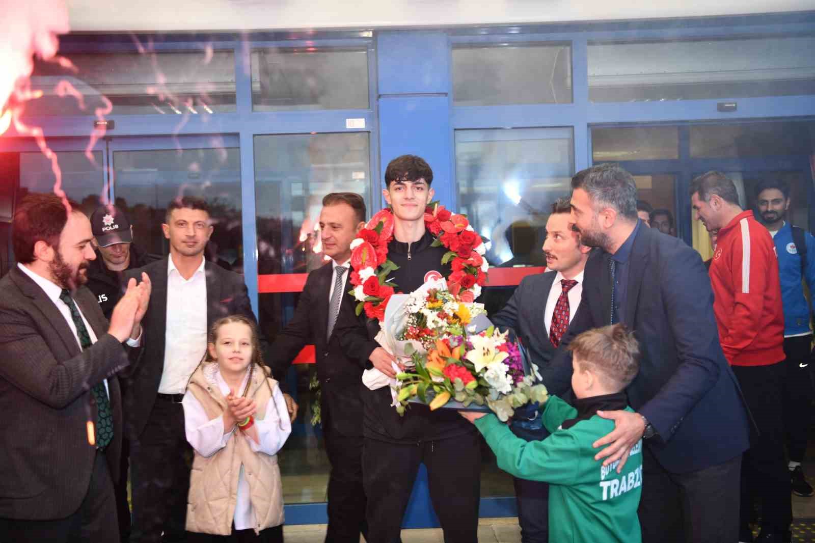 Avrupa şampiyonuna memleketi Trabzon’da coşkulu karşılama