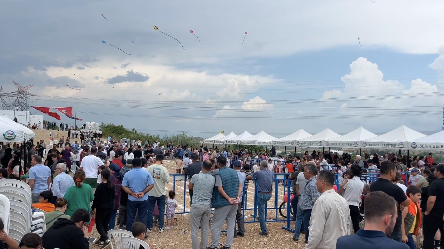 Bu kez anneler yarıştı, çocukları destek verdi