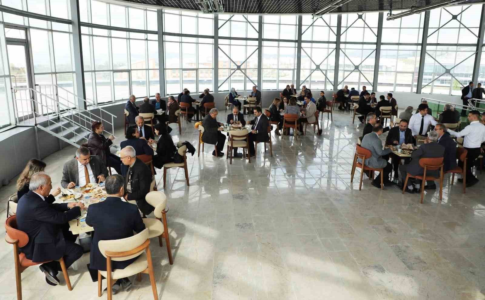 Bu müzede 250 bin böcek ve 20 bin kurutulmuş bitki örneği sergileniyor