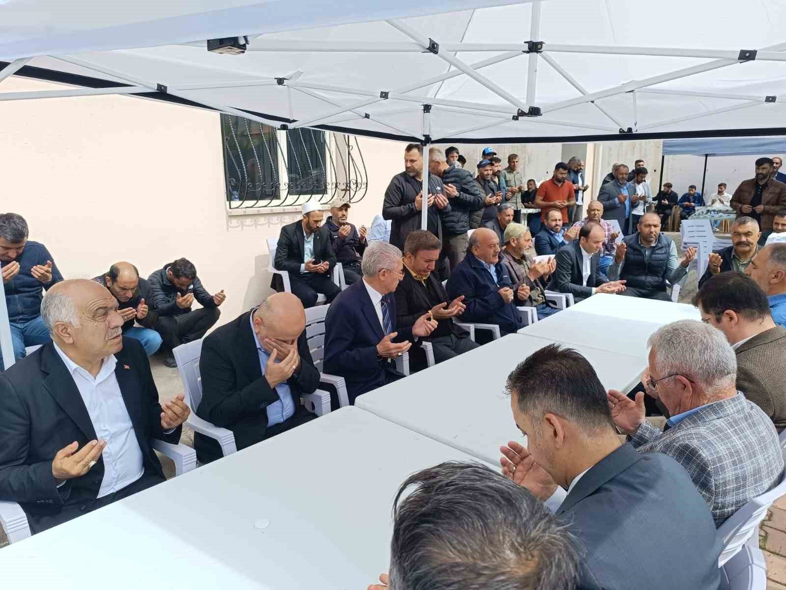 Maden işçileri son yolculuğuna uğurlandı