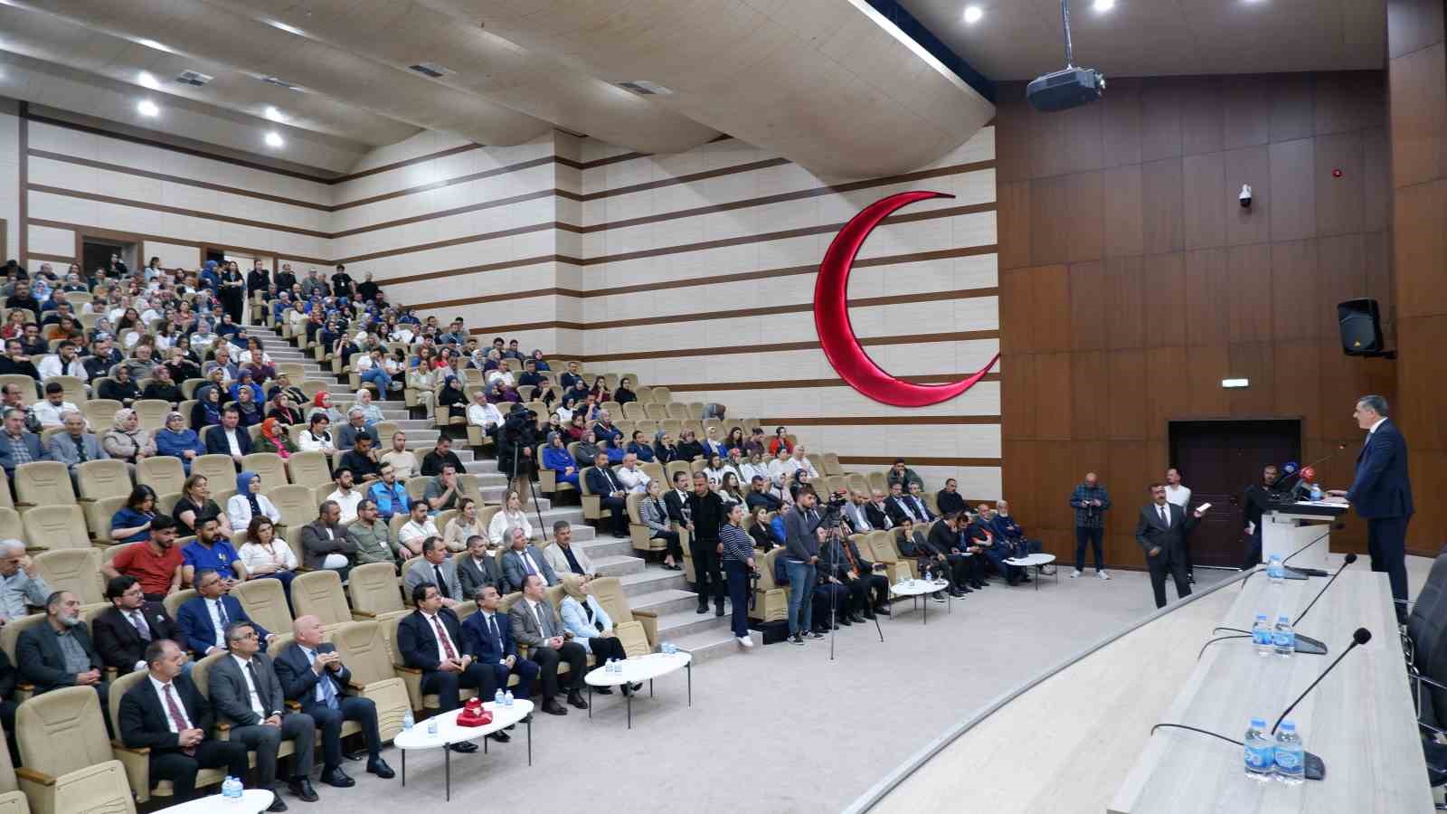 Psikiyatri hastalarından el sanatı sergisi