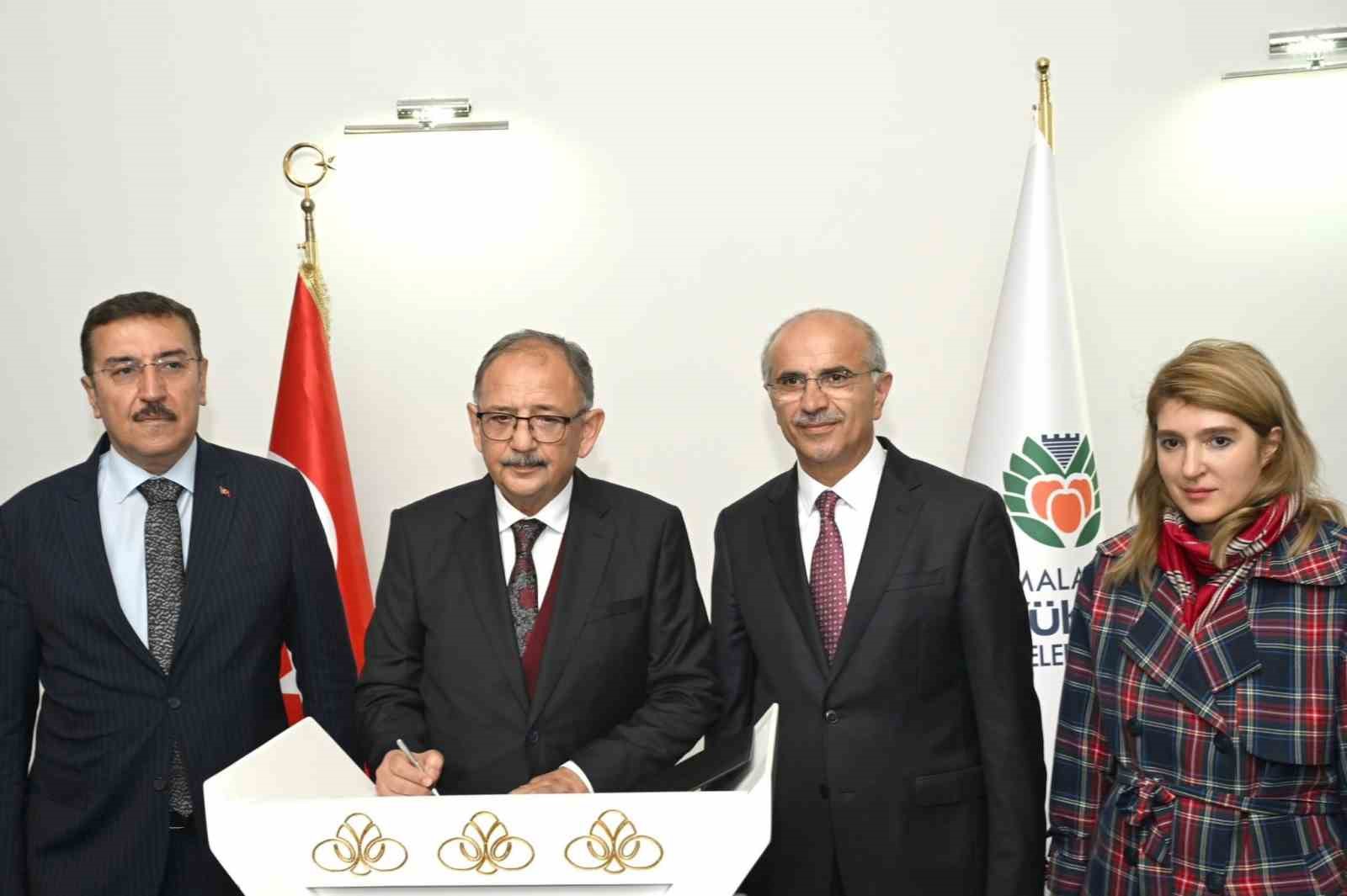 Bakan Özhaseki: 