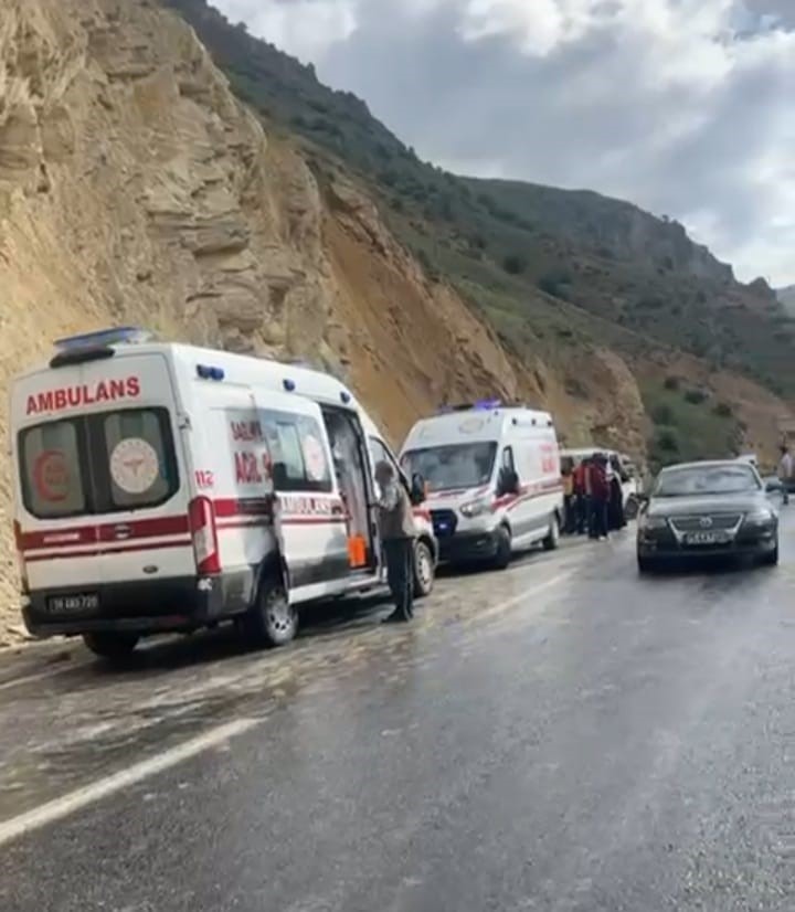 Kontrolden çıkan minibüs takla attı: 6 yaralı