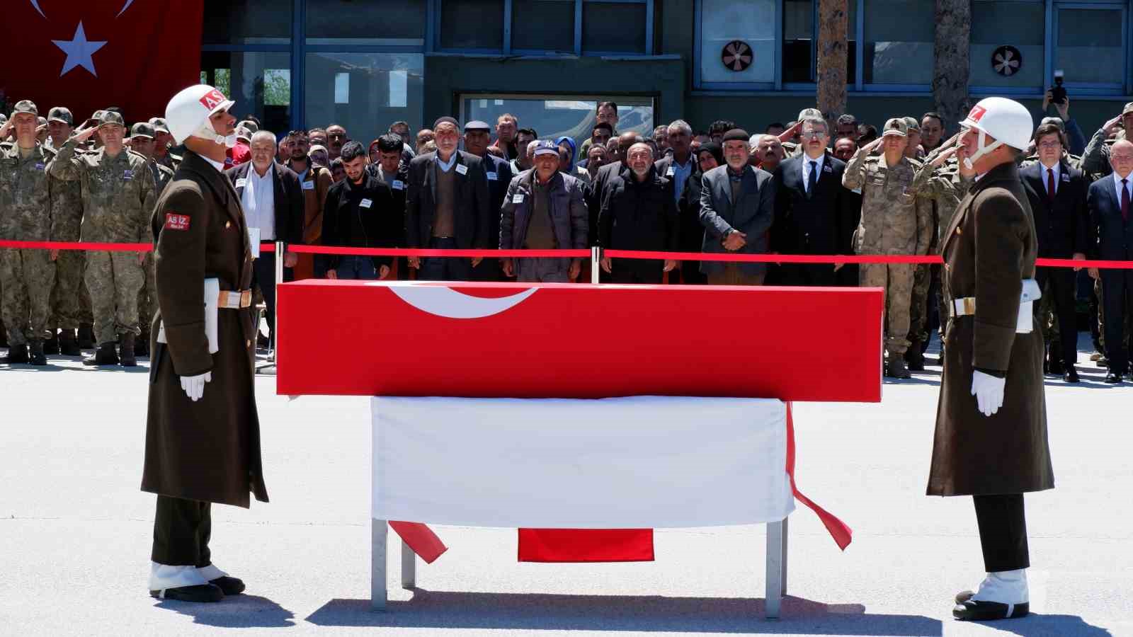 Erzurum şehidini uğurluyor
