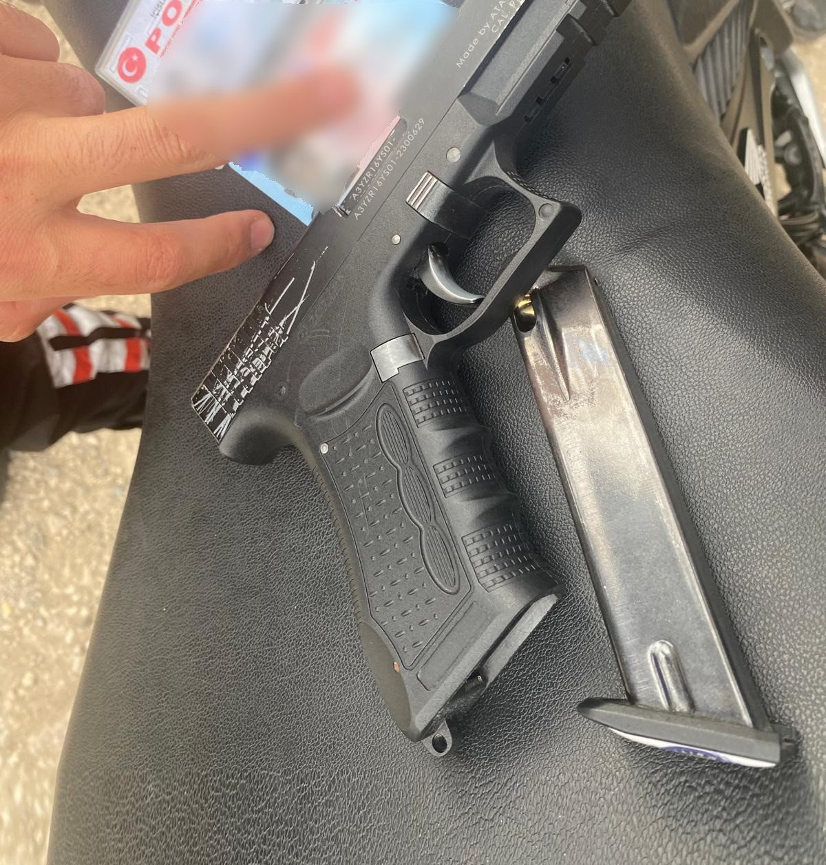 Sahte komiser, gerçek polislere yakalandı