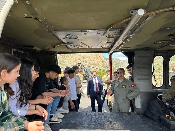 Hakkarili öğrencilere yerli ve milli savunma teknolojisi tanıtıldı
