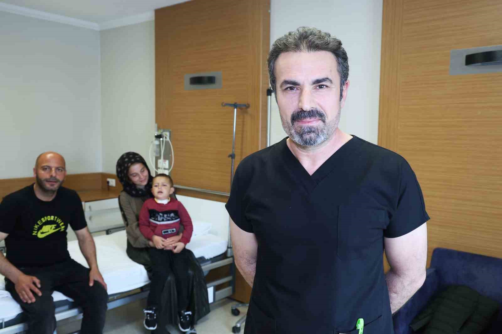 Sobanın üstündeki sıcak patatesi yiyen çocuk ölümden döndü