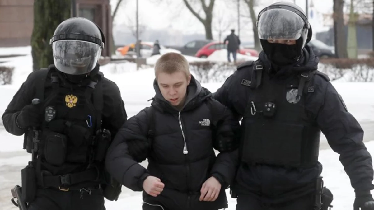 Rusya'da protestolarda  gözaltına alınanların sayısı 400'e yükseldi