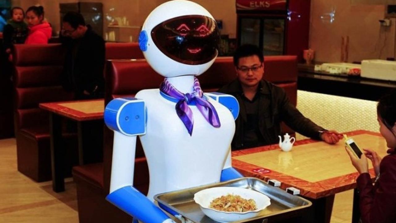 Çinli garson robotlar Güney Kore’de kriz yarattı