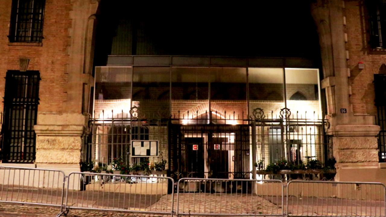 İran’ın Paris Büyükelçiliğine saldırı! Ateşe verildi