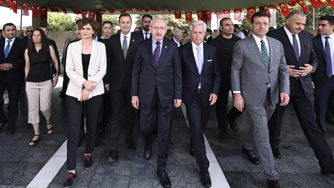Kılıçdaroğlu ve İmamoğlu’ndan Menderes’in kabrine ziyaret