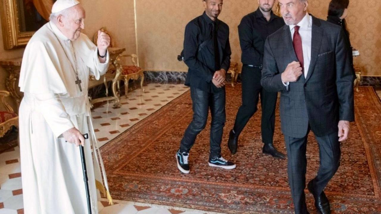 Sylvester Stallone’den Katoliklerin Papa’sına: Boksa var mısınız?