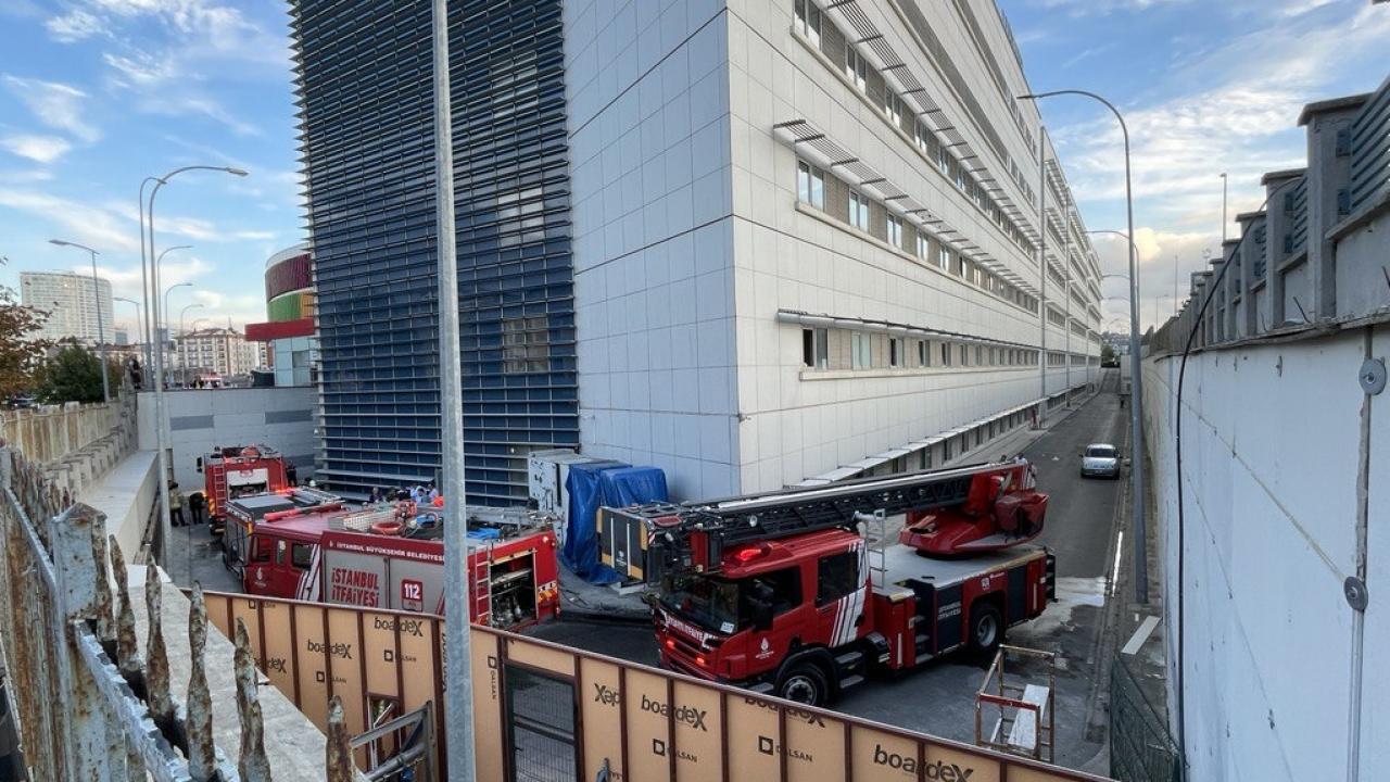 Ümraniye’de hastanede çıkan yangın söndürüldü