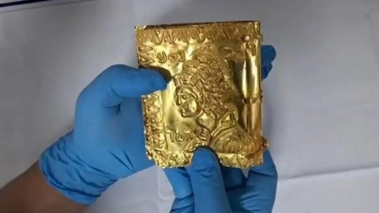 Erzincan’da saf altın sayfalı kitap ele geçirildi