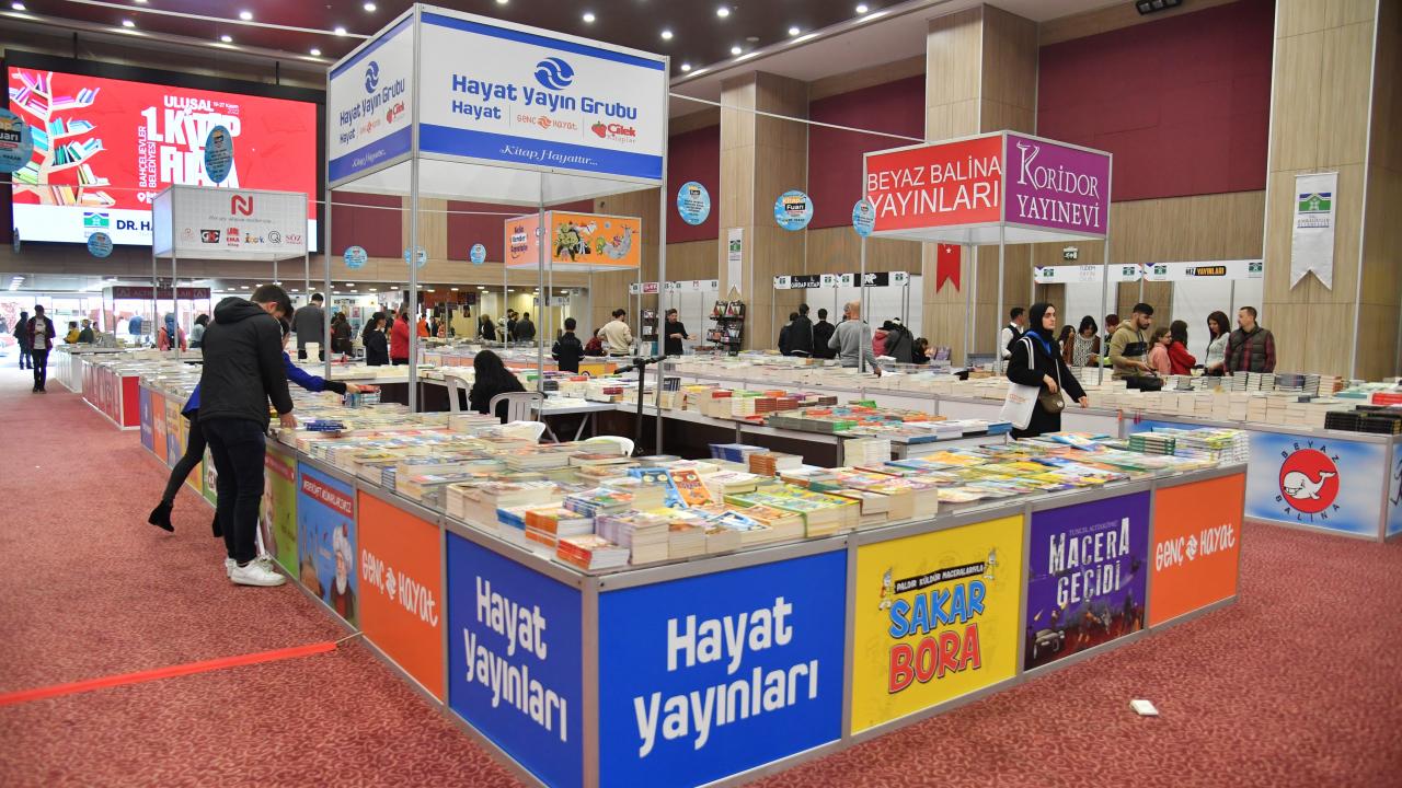 Bahçelievler 1. Ulusal Kitap Fuarı açıldı