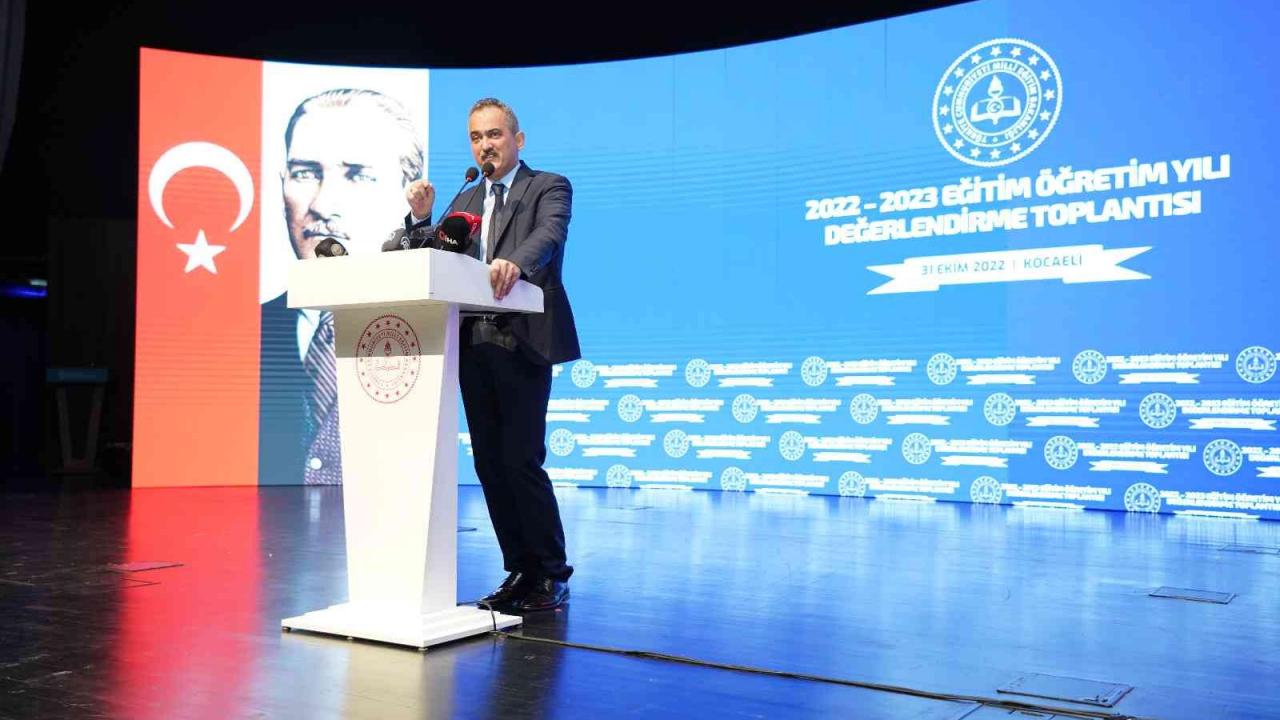 Bakan Özer: Kimin haddine öğretmenin yeterliliğini ölçmek