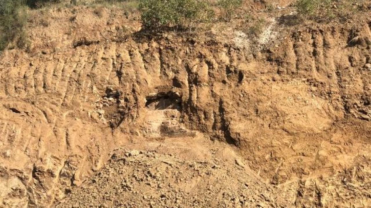Gemlik’te yol çalışmasında tarihi kalıntılar bulundu