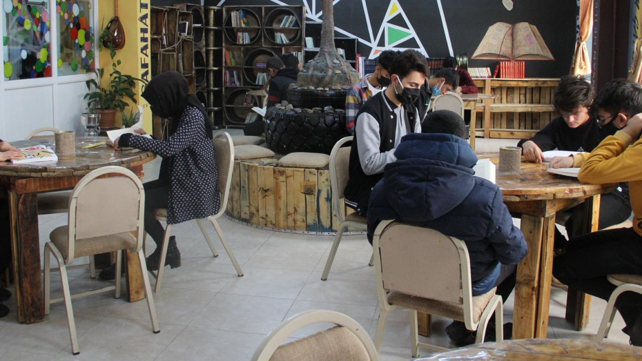 Halk Eğitimi Merkezlerinde geri dönüşüm malzemeleriyle 525 kütüphane kuruldu