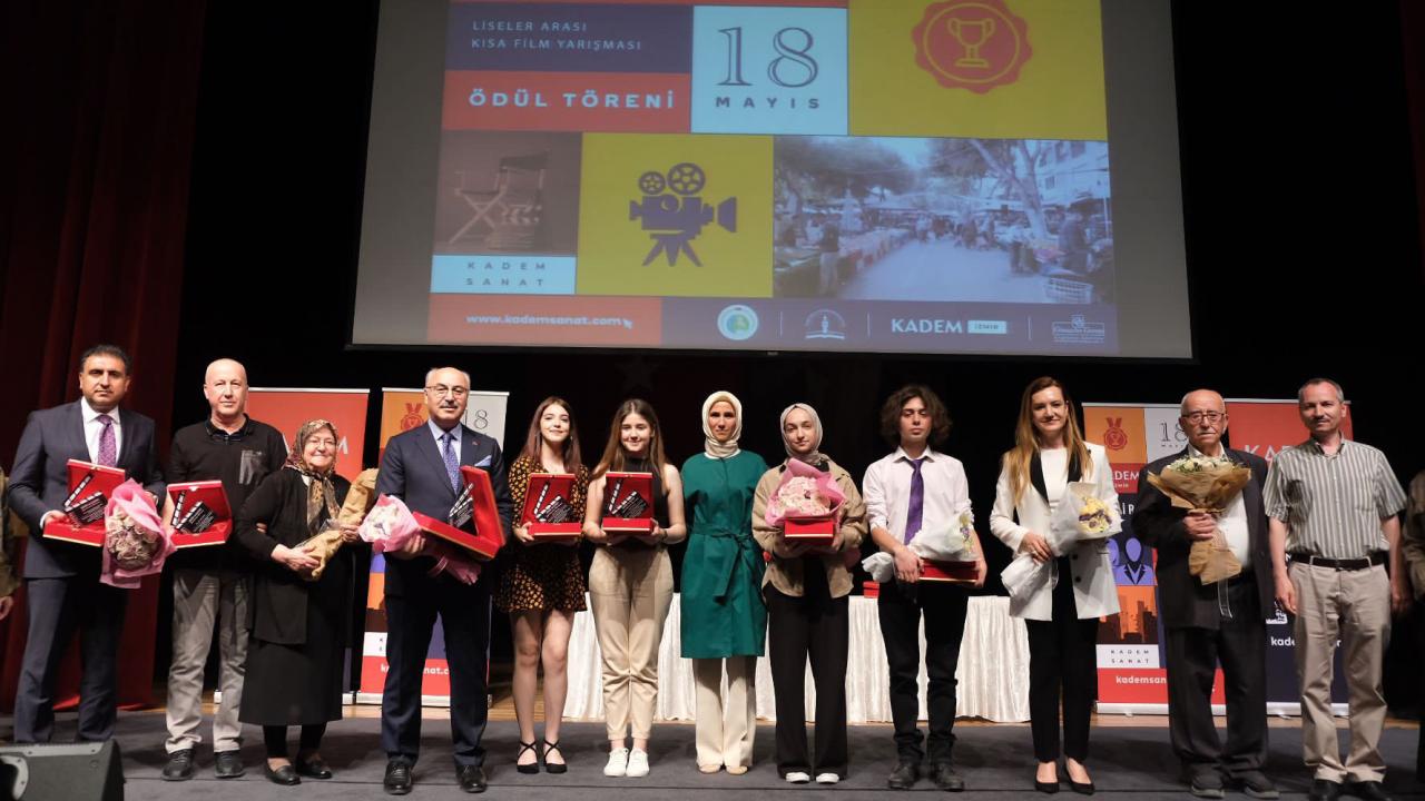 KADEM’in düzenlediği ‘Şehir ve Kadın’  yarışmasında ödüller sahiplerini buldu