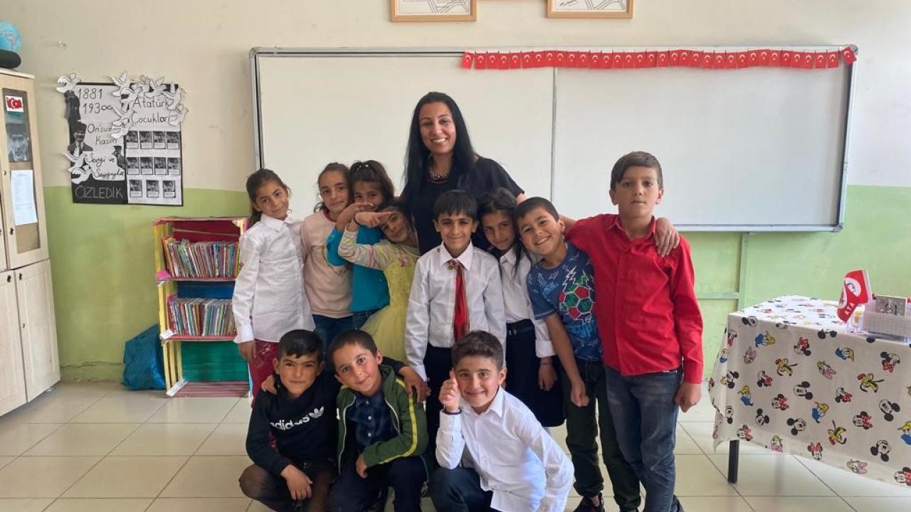 Gönül öğretmenden alkışlanacak hizmet… Proje tüm ülkeye yayıldı