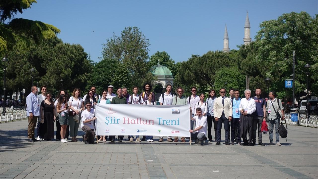 ‘Şiir Hatları Treni’  İstanbul’da başladı