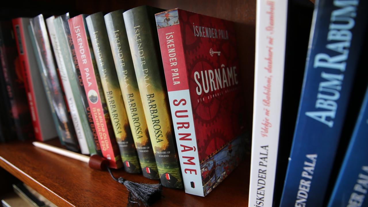 ‘Surname’, tarihin eğlenceli düğünlerine bir kapı aralıyor