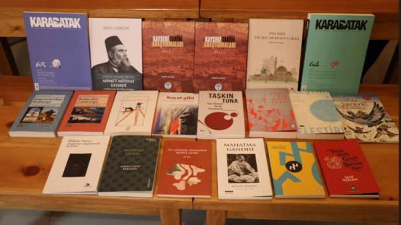 Yazar Kemal Kahraman’a TYB’den ödül!