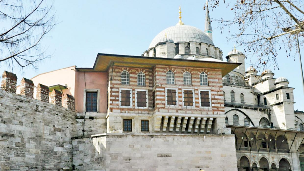 Yeni Cami ve külliyesini anlatan sergi Hünkar Kasrı’nda açıldı