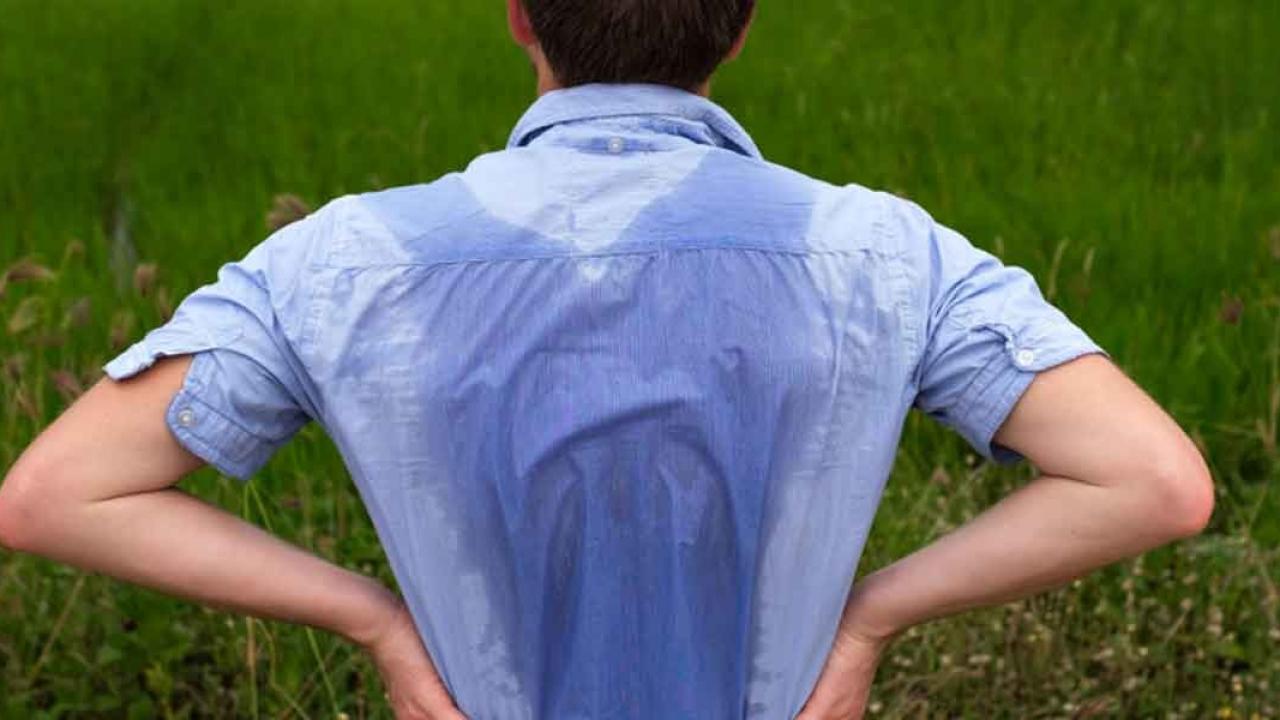 Aşırı terleyenler dikkat: Fiziksel rahatsızlıklara sebep olabilir!