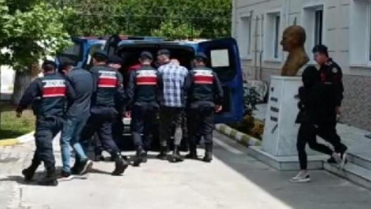 ‘Jandarmayız’ diyerek emekli öğretmeni dolandıran 4 şüpheli yakalandı