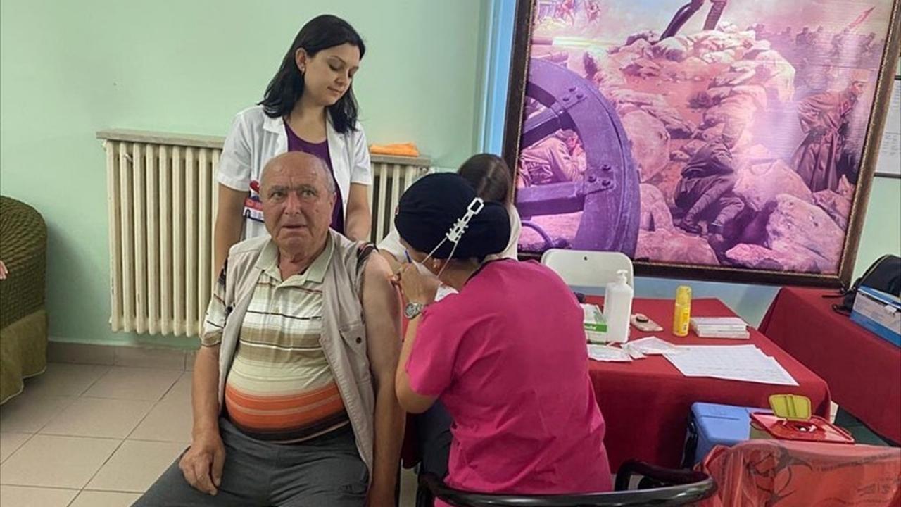 Kırklareli’nde huzurevi sakinlerine ‘hatırlatma dozu’ uygulandı