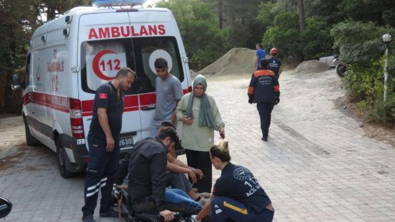 Maltepe’de hafriyat kamyonu devrildi: 2 işçi yaralandı