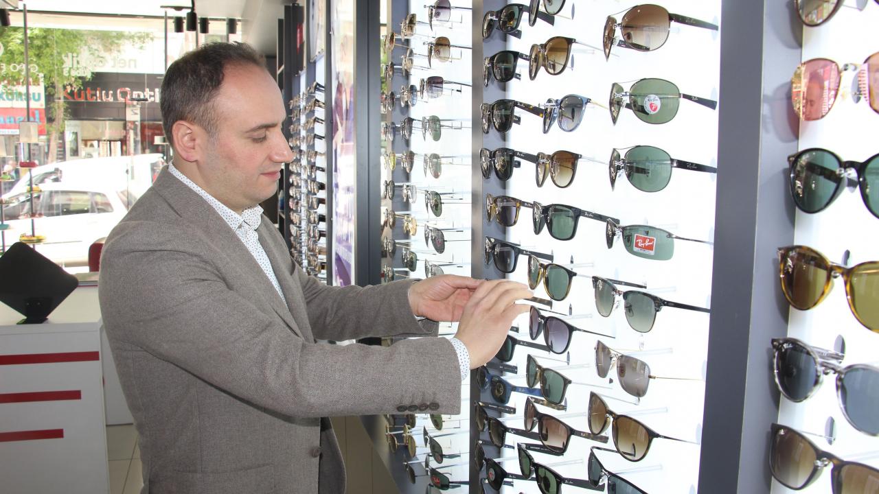 Sahte güneş gözlükleri katarakt yapabilir