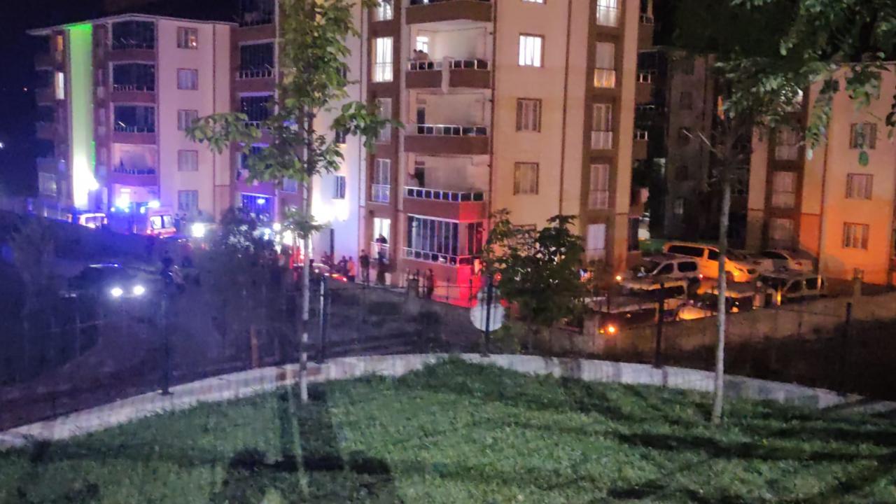 İnegöl’de gürültü nedeniyle komşular birbirine girdi: 2’si ağır 3 yaralı