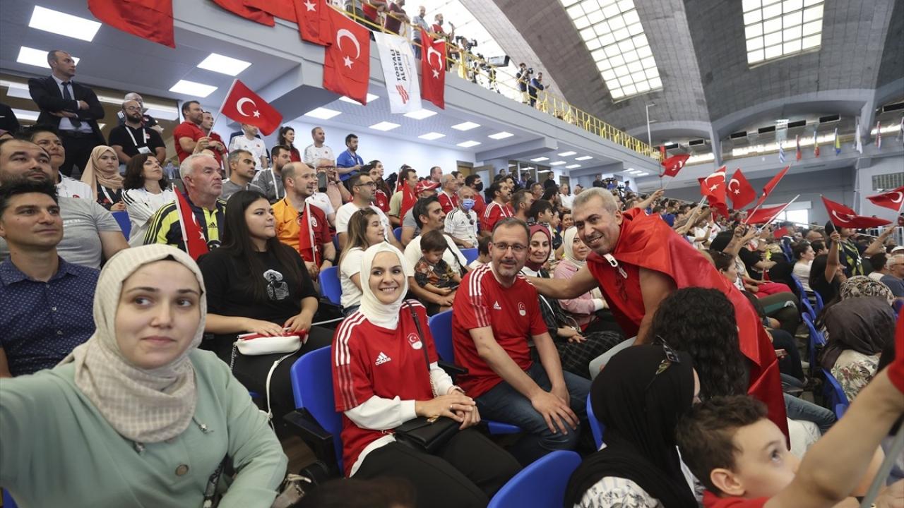 Bakan Kasapoğlu: Akdeniz Oyunları’nda sporcularımız tarih yazıyor