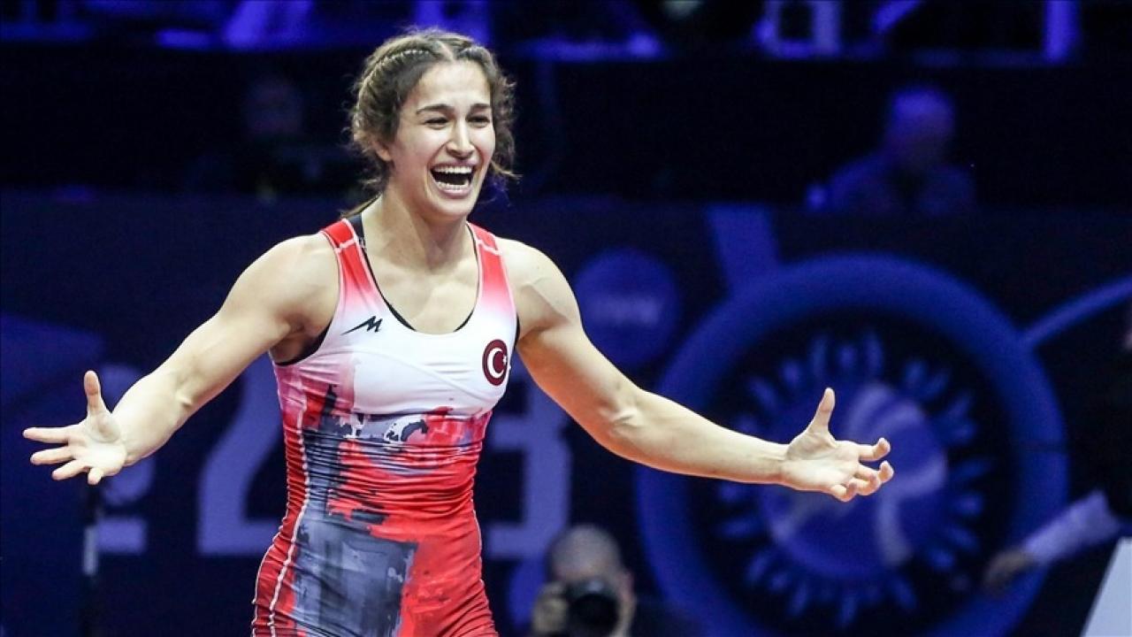 Buse Tosun Çavuşoğlu, dünya şampiyonu!