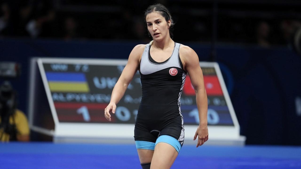 Buse Tosun Çavuşoğlu’ndan gümüş madalya!