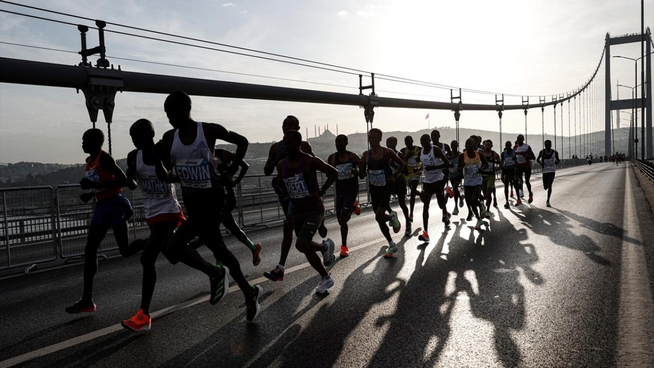 44. İstanbul Maratonu’nu kazananlar belli odu