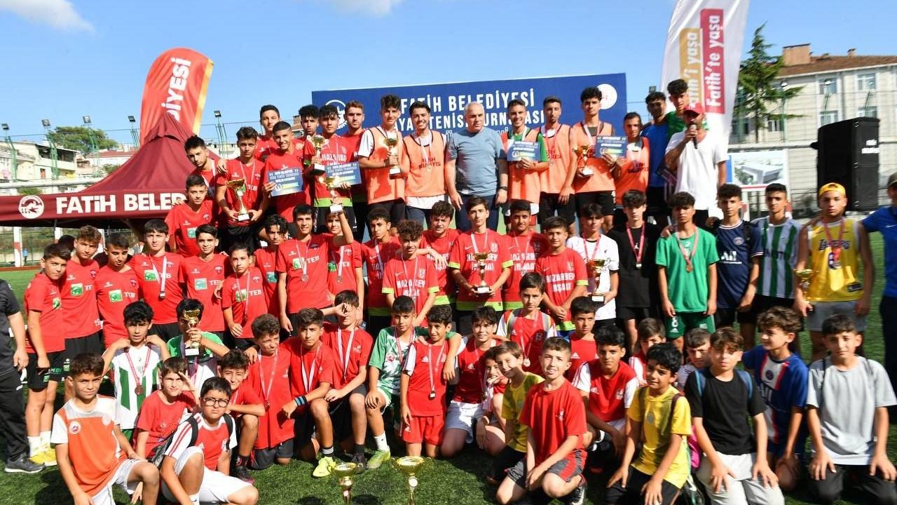 Fatih’te 296 sporcunun katıldığı Ayak Tenisi Turnuvası yapıldı