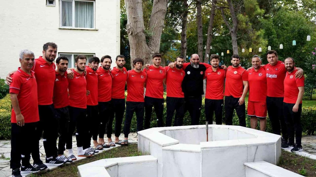 Grekoromen Güreş Milli Takımı dünya şampiyonu oldu!