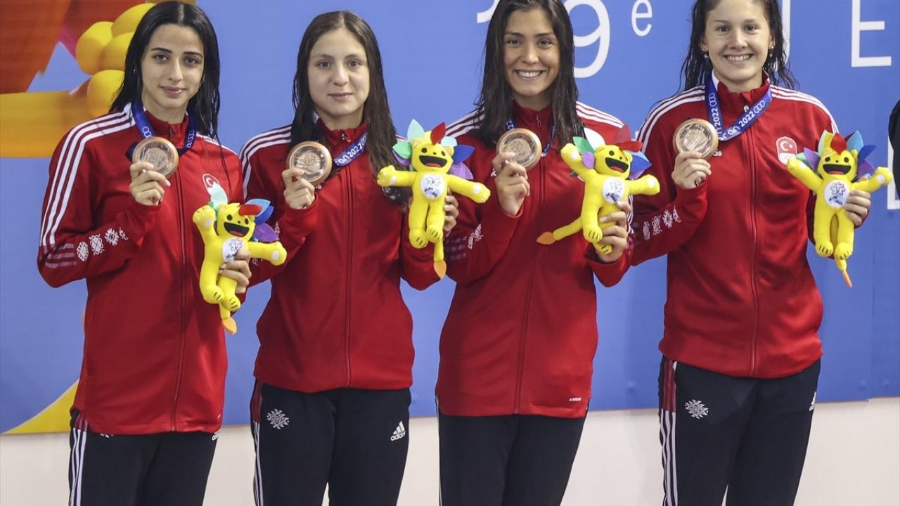 Kadınlar bayrak takımından bronz madalya