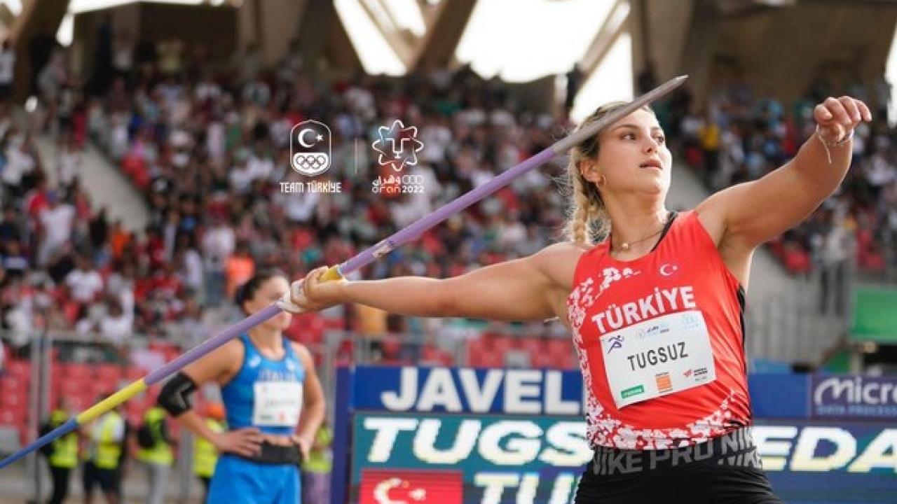 Milli atlet Eda Tuğsuz’dan gümüş madalya