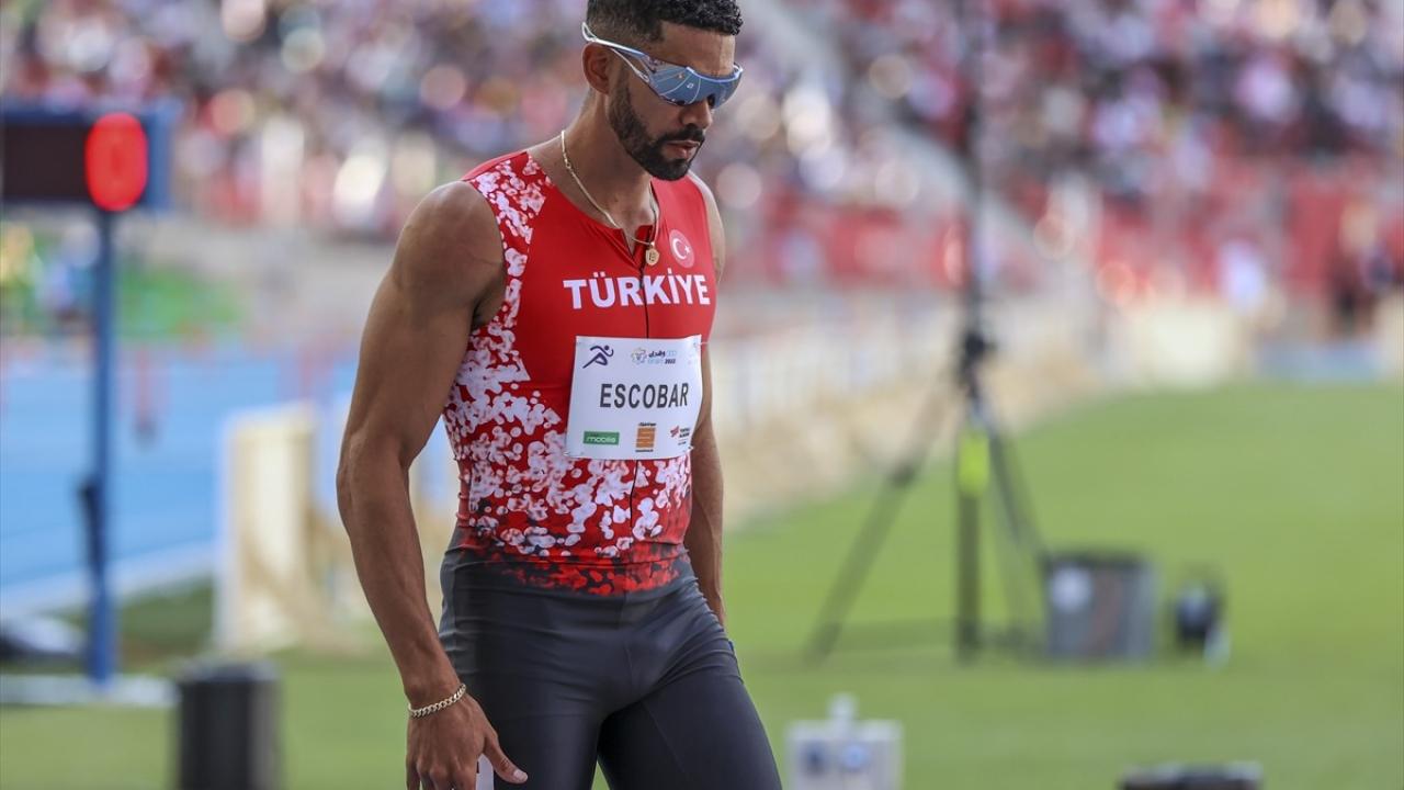 Milli sporcu altın madalyayı rekor kırarak kazandı!