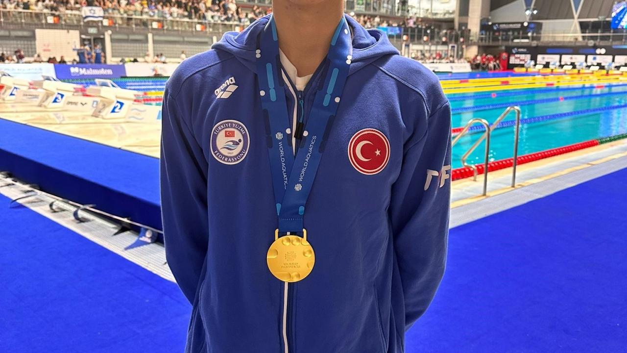 Milli yüzücü Kuzey Tunçelli’den bir altın madalya daha
