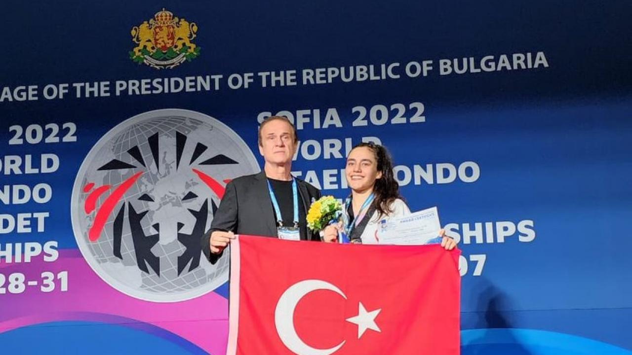 Sude Yaren Uzunçavdar Dünya şampiyonu