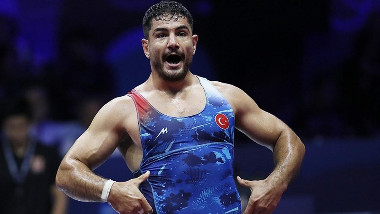 Taha Akgül yılın güreşçisi seçildi