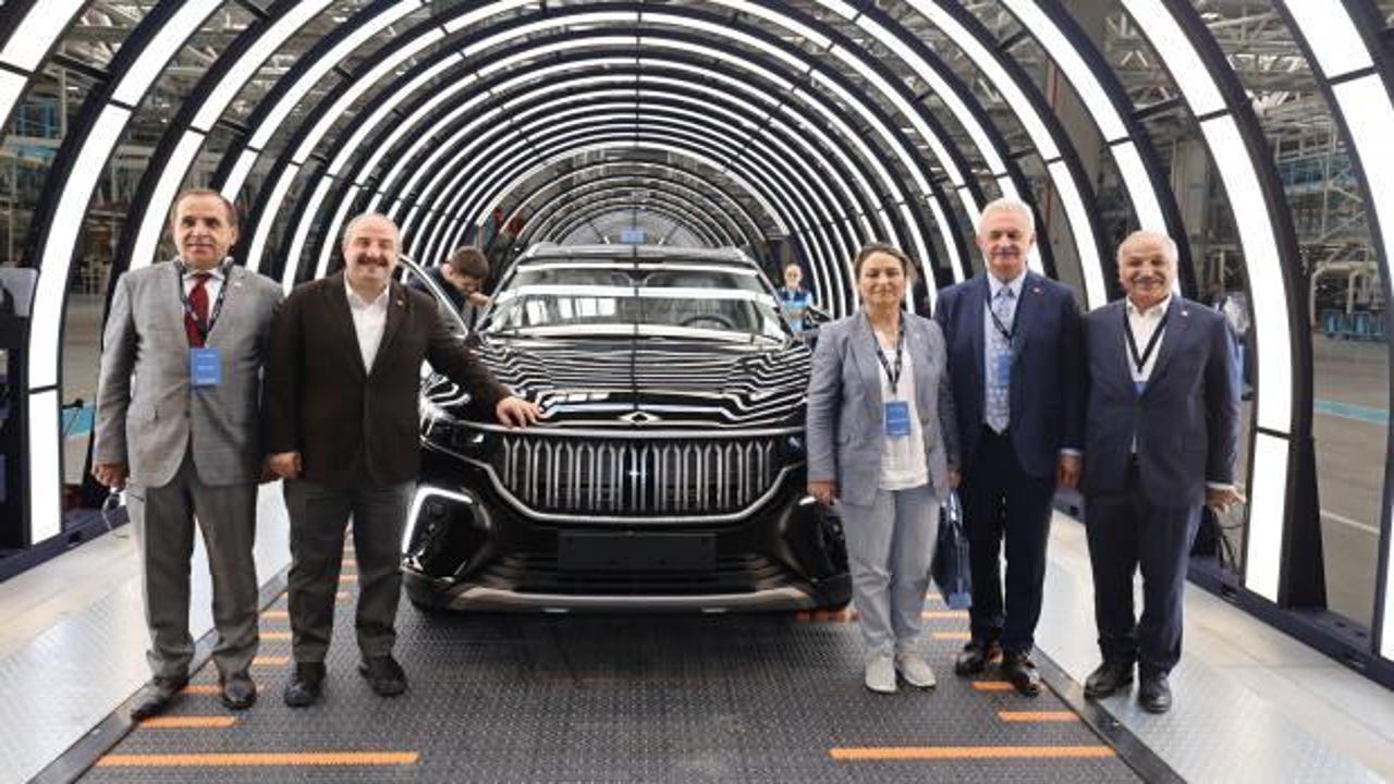 Togg Fabrikası’nda bir ilk! CHP’li vekillerden Togg’a övgü