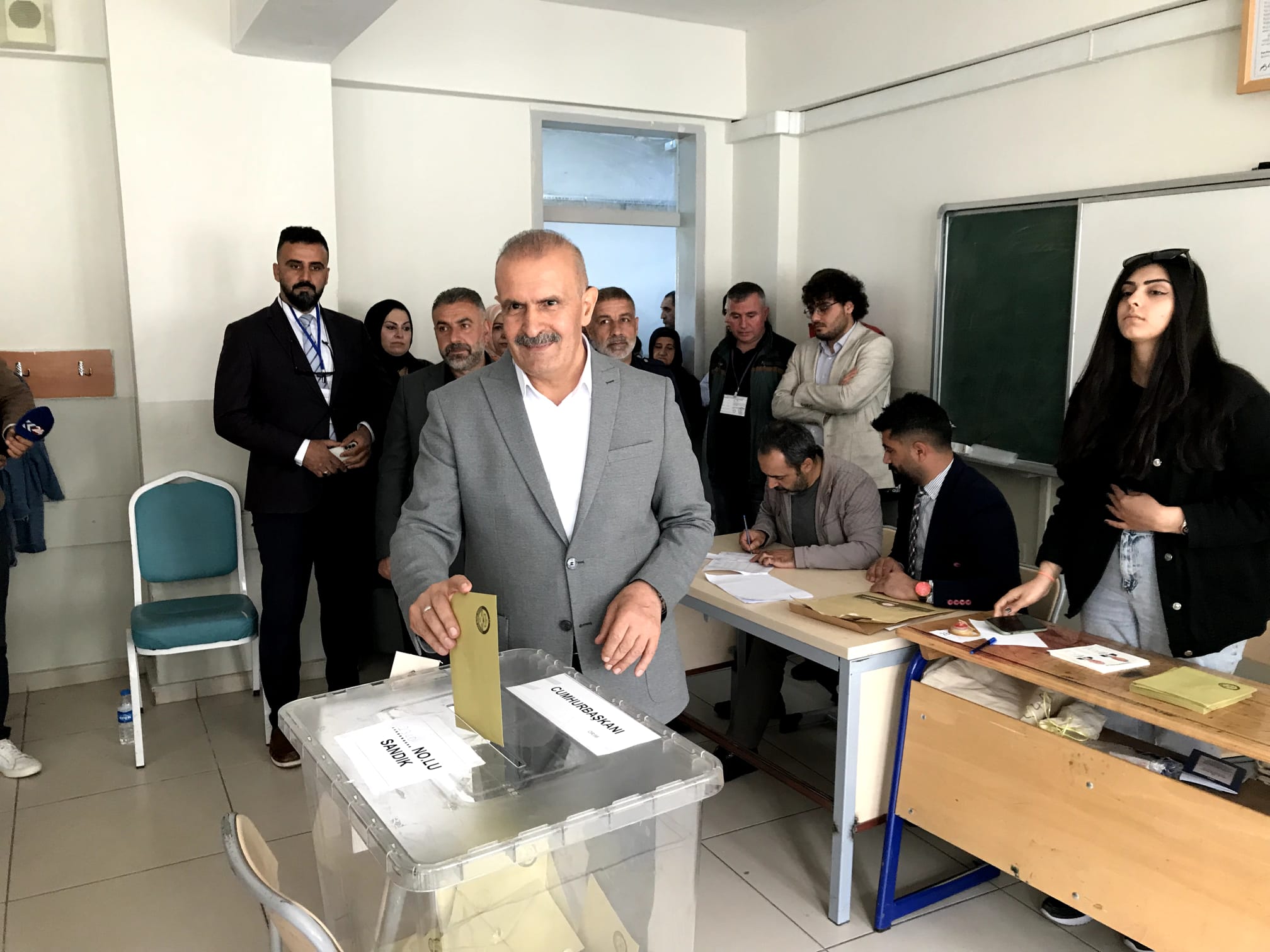 AK Parti Van Milletvekili Kayatürk oyunu kullandı