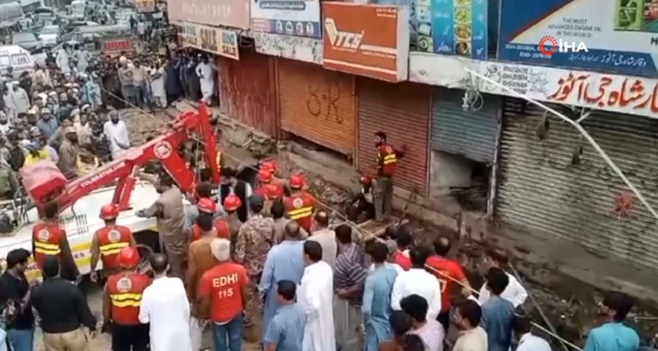 Pakistan’da kanalizasyonda patlama: 9 yaralı